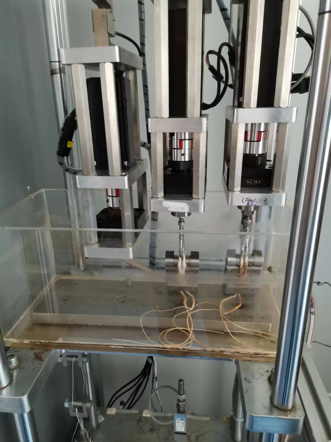 1666317378172425.png PDS3000帶袢鈦板拉伸疲勞試驗機4.png